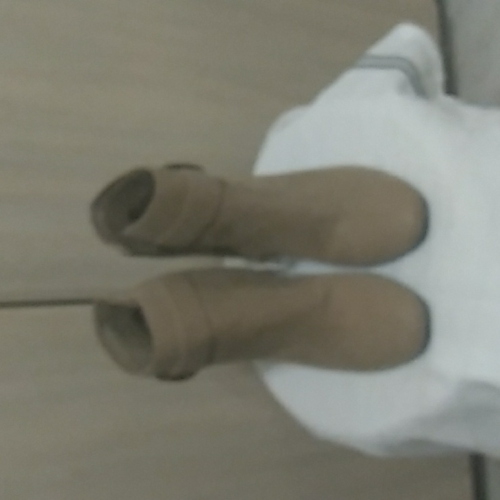 Olmm faux suede women boots size 8